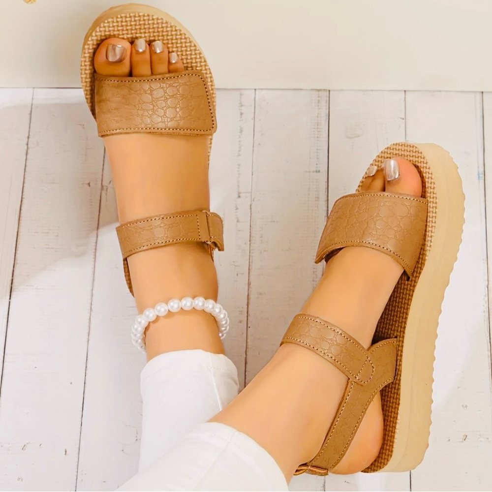 New - Trendy- Faux Leather Microfiber Fishermans Strappy Back Sandals - Size 7.5